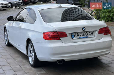 Купе BMW 3 Series 2010 в 