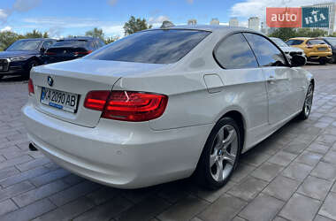 Купе BMW 3 Series 2010 в 