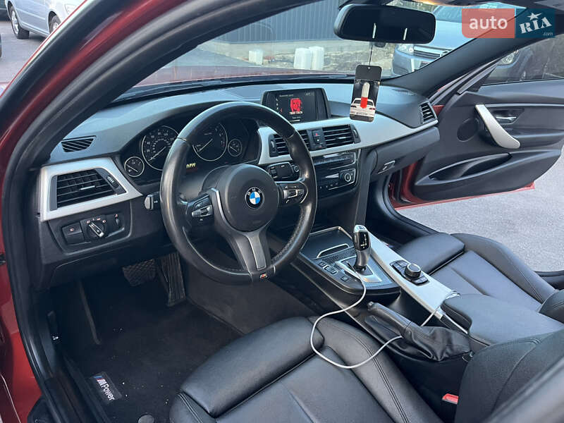 Седан BMW 3 Series 2018 в Киеве