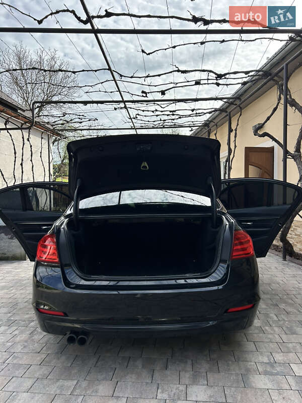 Седан BMW 3 Series 2013 в Ужгороде
