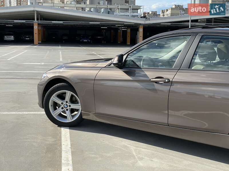 Седан BMW 3 Series 2014 в Киеве