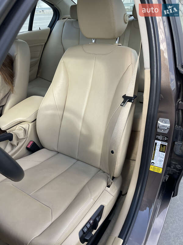 Седан BMW 3 Series 2014 в Киеве