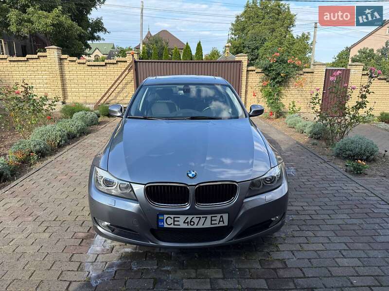 Седан BMW 3 Series 2011 в Чернівцях