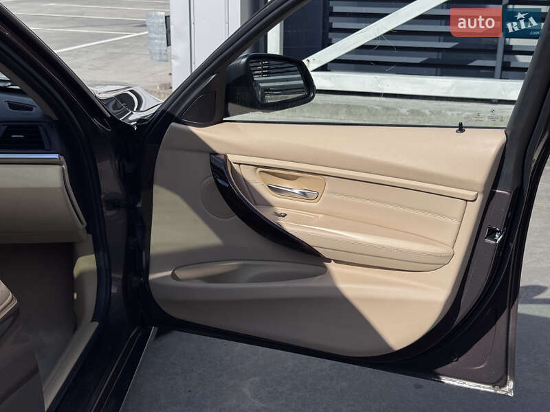Седан BMW 3 Series 2014 в Киеве