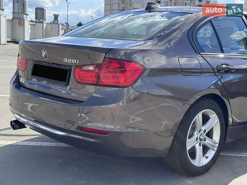 Седан BMW 3 Series 2014 в Киеве