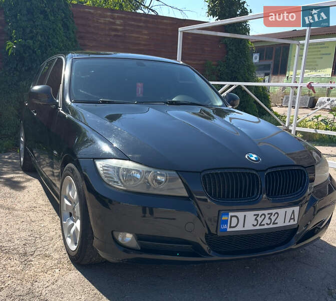 Универсал BMW 3 Series 2010 в Новониколаевке