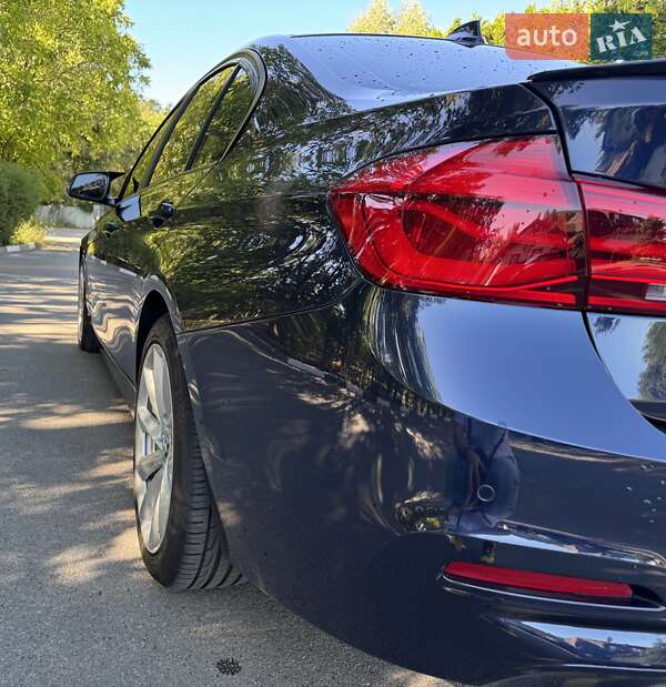 Седан BMW 3 Series 2017 в Киеве