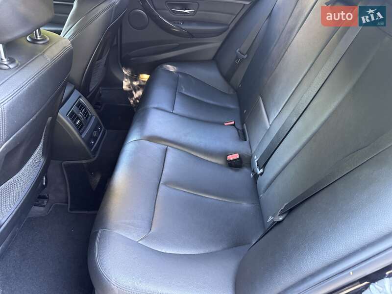 Седан BMW 3 Series 2017 в Киеве