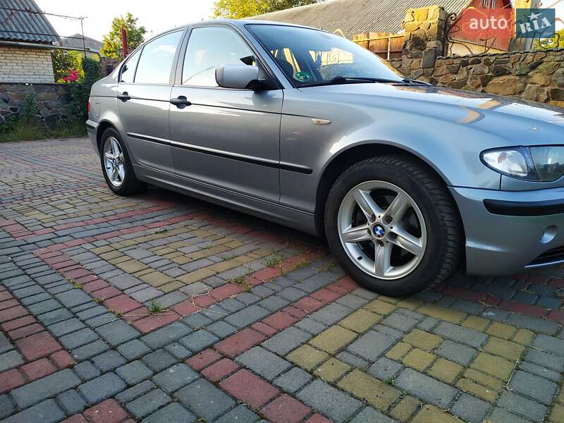 Седан BMW 3 Series 2004 в Луцке