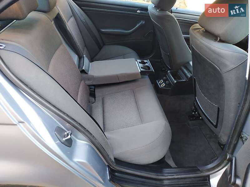 Седан BMW 3 Series 2004 в Луцке