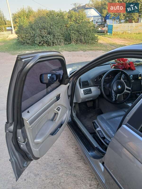 Седан BMW 3 Series 2003 в Коростене