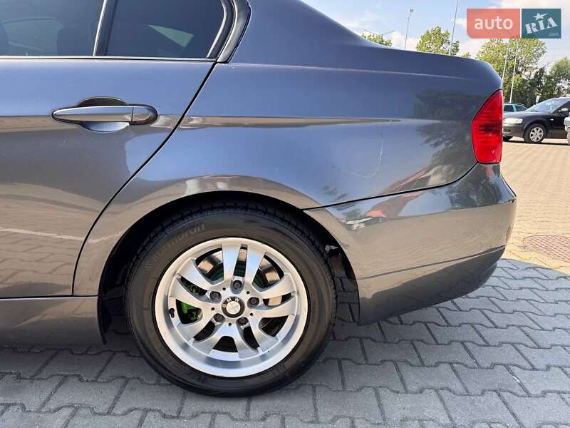 Седан BMW 3 Series 2008 в Ужгороді