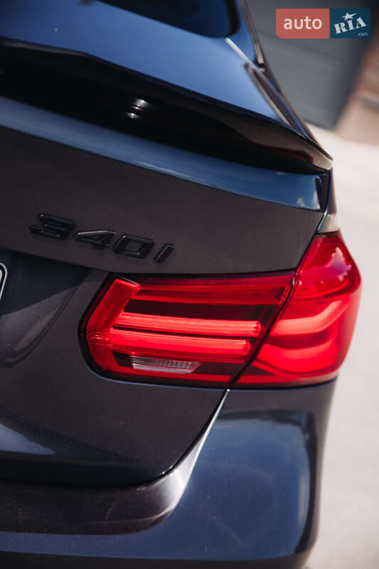Седан BMW 3 Series 2017 в Виннице