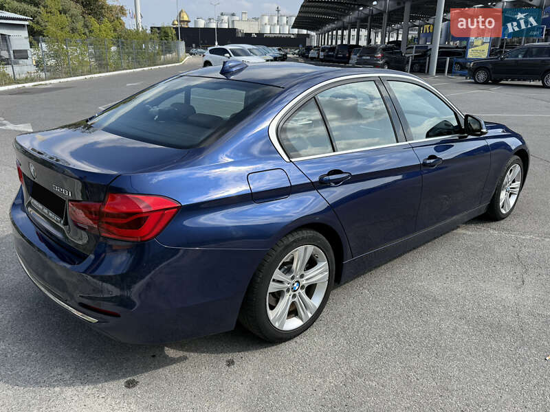 Седан BMW 3 Series 2015 в Львові