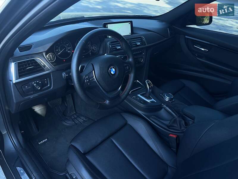 Седан BMW 3 Series 2016 в Киеве