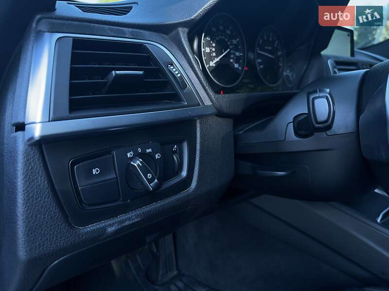 Седан BMW 3 Series 2016 в Киеве