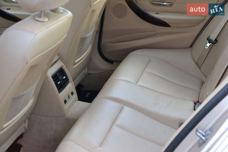 Седан BMW 3 Series 2013 в Луцьку