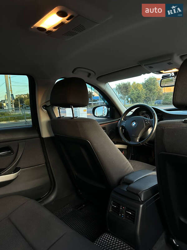 Седан BMW 3 Series 2009 в Житомире