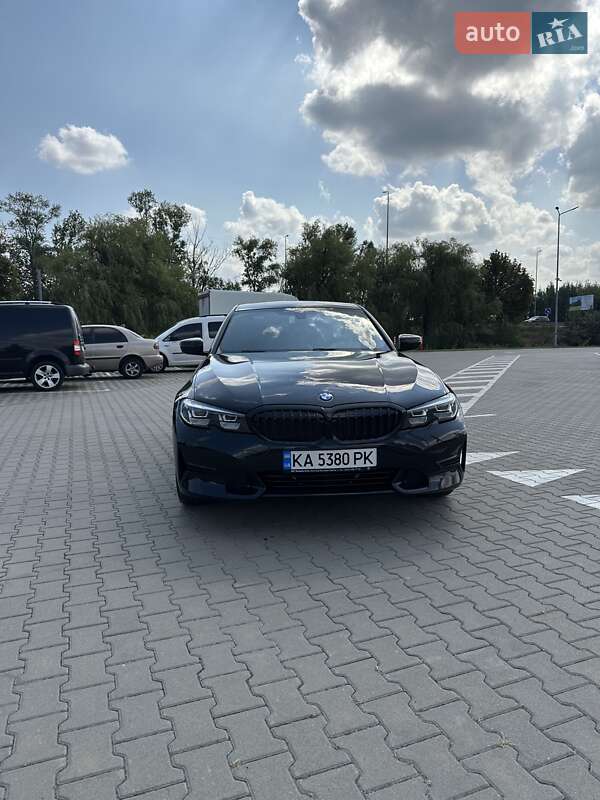 Седан BMW 3 Series 2022 в Києві