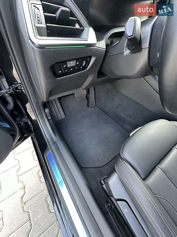 Седан BMW 3 Series 2022 в Києві