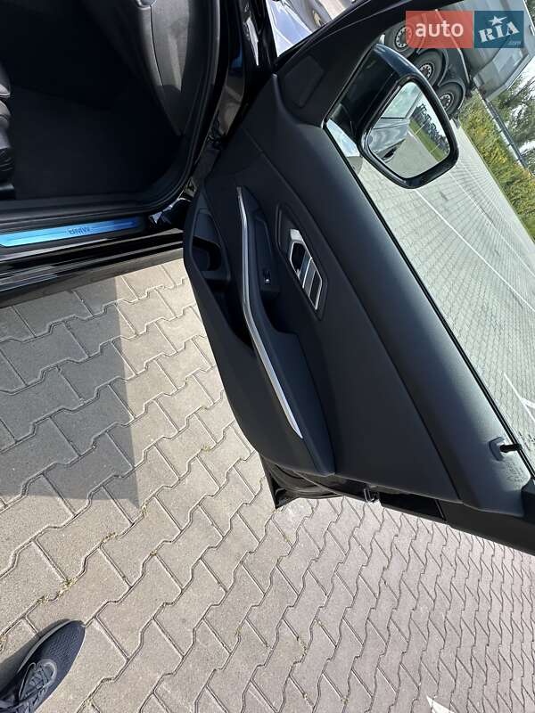 Седан BMW 3 Series 2022 в Києві