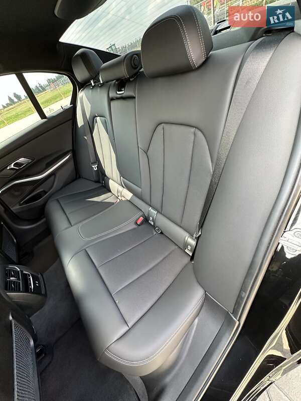 Седан BMW 3 Series 2022 в Києві