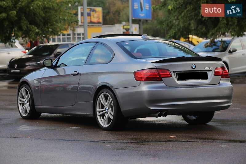 Купе BMW 3 Series 2010 в Киеве