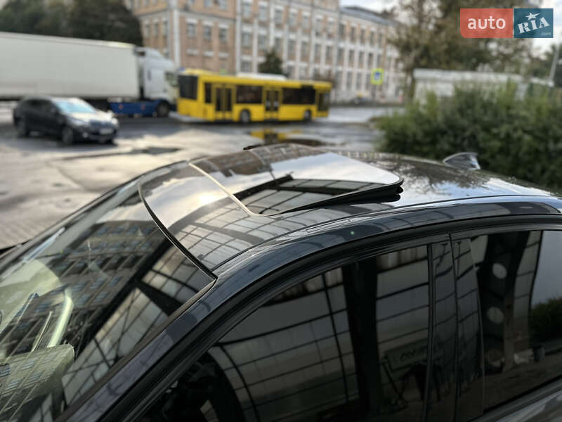 Седан BMW 3 Series 2015 в Киеве