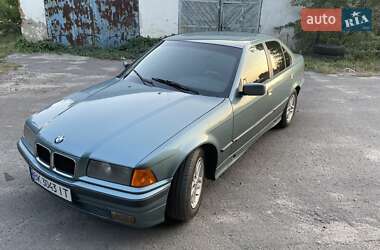 Седан BMW 3 Series 1993 в Радивиліві