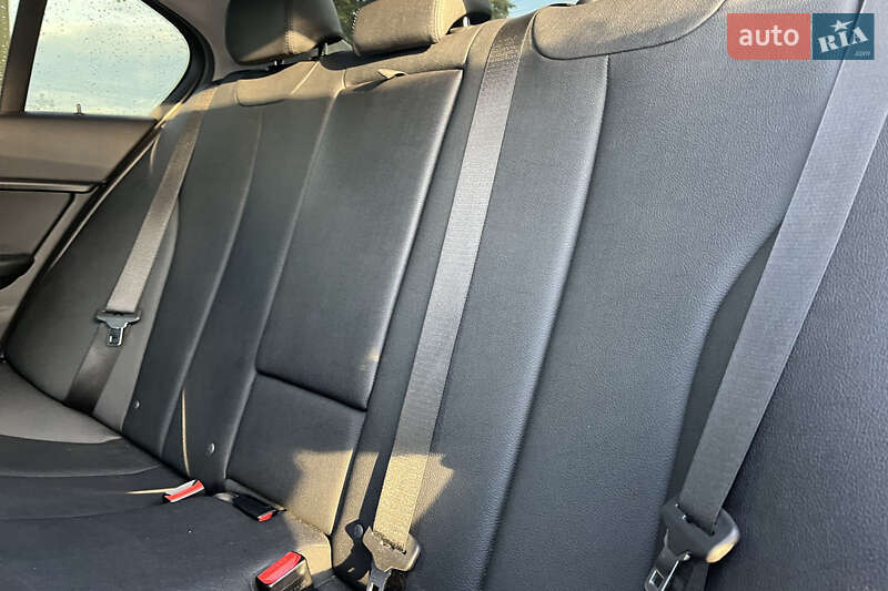 Седан BMW 3 Series 2017 в Коломые фото 19 Седан BMW 3 Series 2017 в Коломые