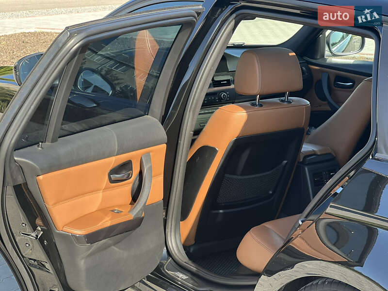 Універсал BMW 3 Series 2011 в Золочеві