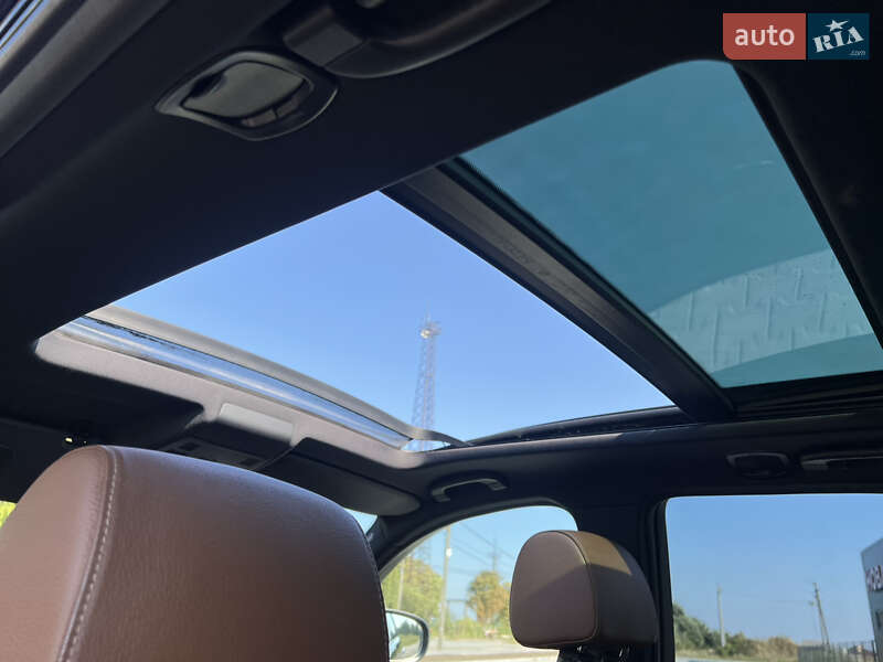 Універсал BMW 3 Series 2011 в Золочеві