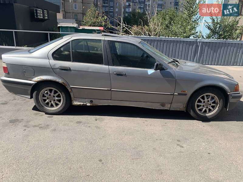 Седан BMW 3 Series 1992 в Кривому Розі фото 6 Седан BMW 3 Series 1992 в Кривому Розі