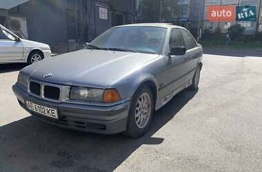 Седан BMW 3 Series 1992 в Кривом Роге
