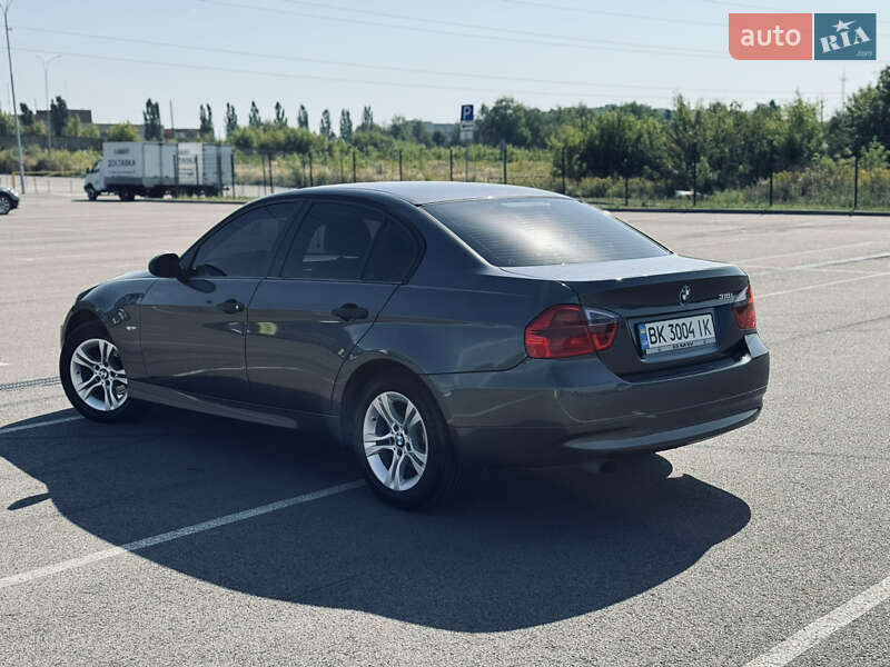 Седан BMW 3 Series 2006 в Остроге