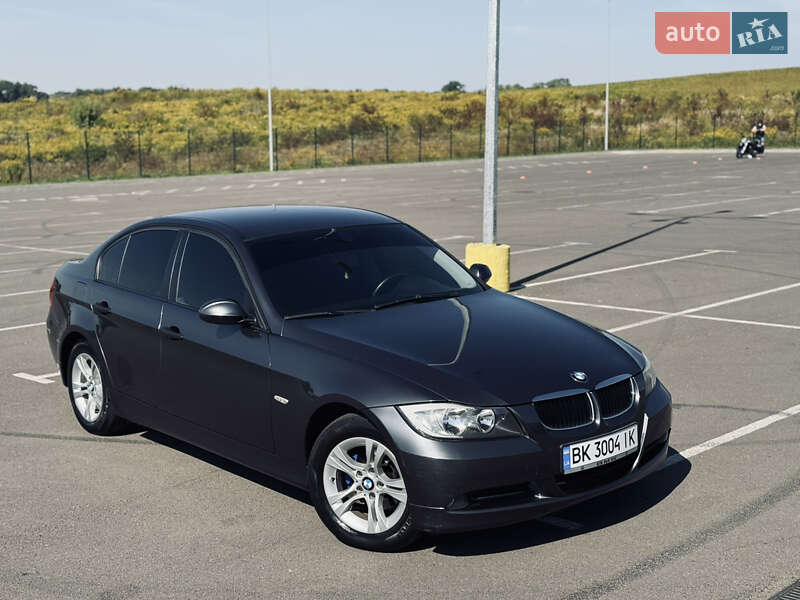 Седан BMW 3 Series 2006 в Остроге