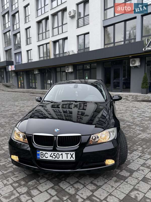 Седан BMW 3 Series 2007 в Новояворовске