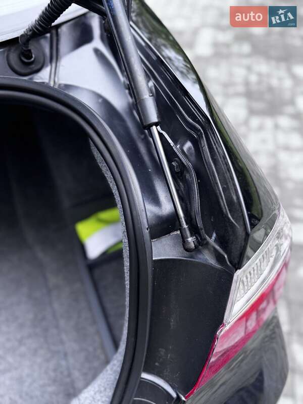 Седан BMW 3 Series 2007 в Новояворовске