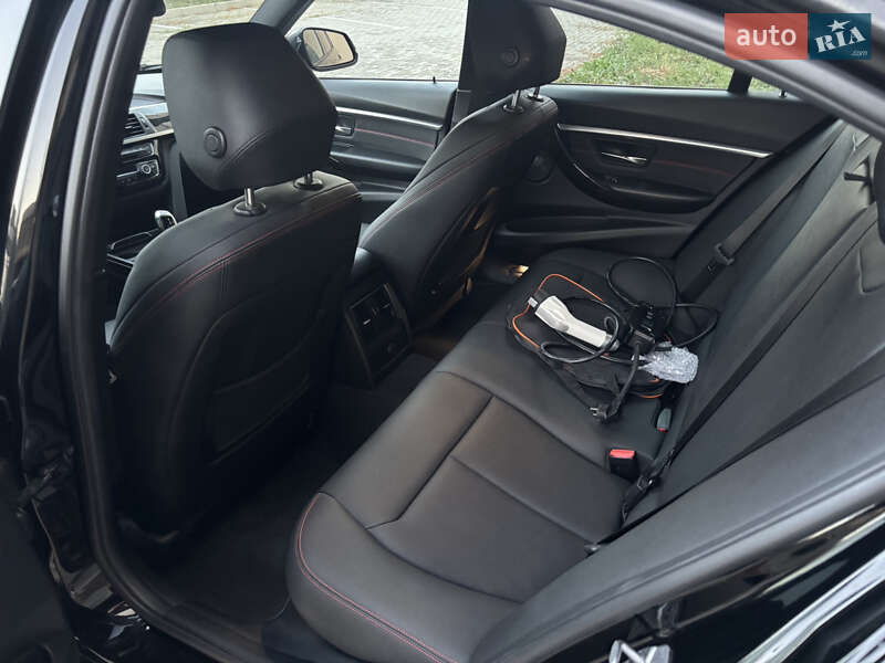 Седан BMW 3 Series 2017 в Харкові
