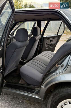 Седан BMW 3 Series 1990 в 