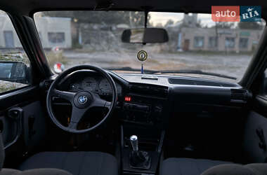 Седан BMW 3 Series 1990 в 