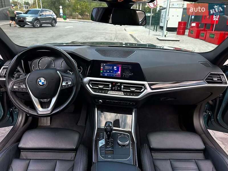 Седан BMW 3 Series 2019 в Дніпрі