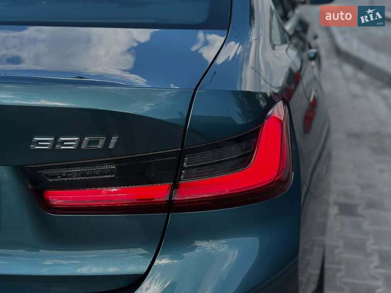 Седан BMW 3 Series 2019 в Дніпрі