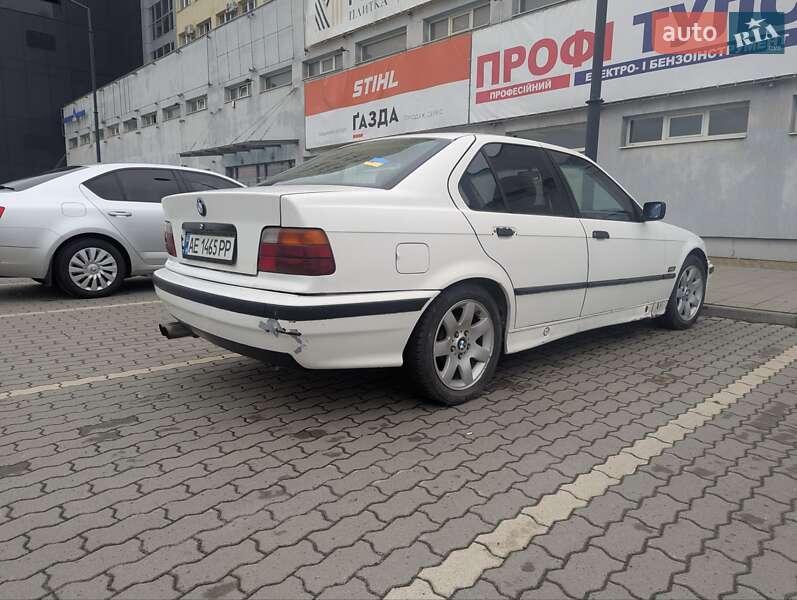 BMW 3 Series 1993
