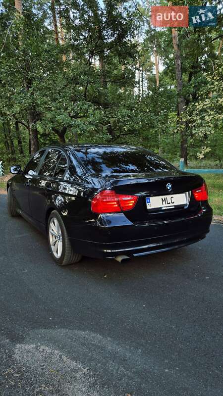 Седан BMW 3 Series 2010 в Києві