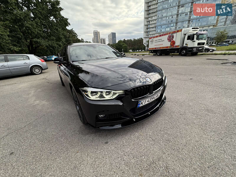 Седан BMW 3 Series 2018 в Киеве