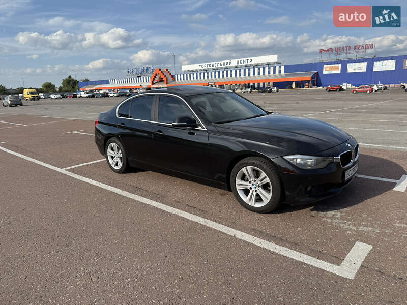 Седан BMW 3 Series 2015 в Львові