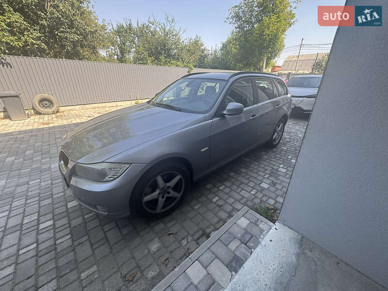 Универсал BMW 3 Series 2010 в Киеве
