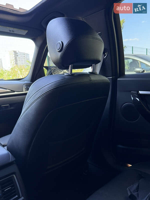 Седан BMW 3 Series 2017 в Києві