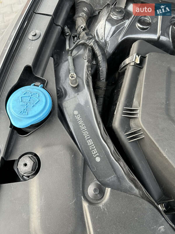 Седан BMW 3 Series 2019 в Черновцах